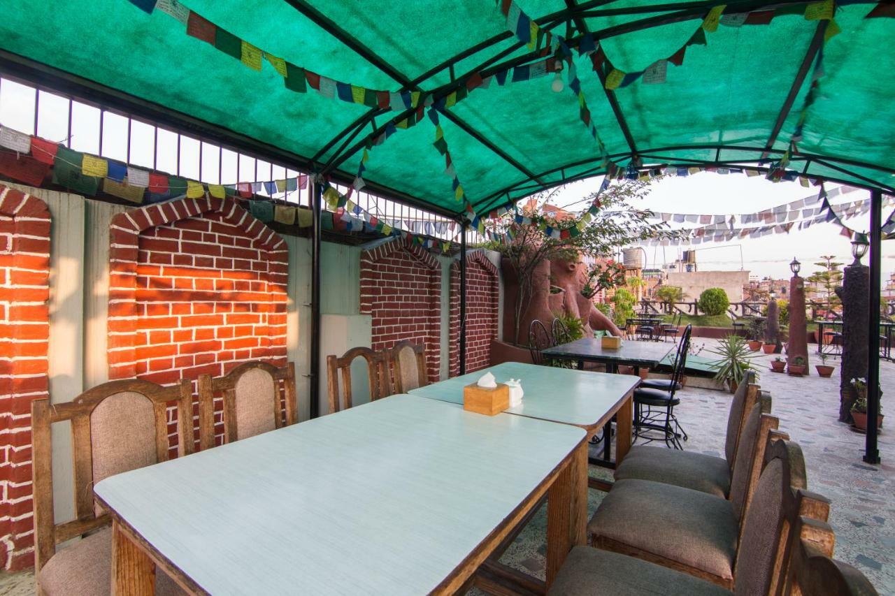 Hotel Family Home Catmandu Exterior foto